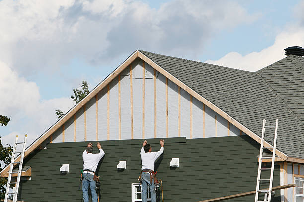 Professional Siding Inspection technician working in Commercial Point, OH